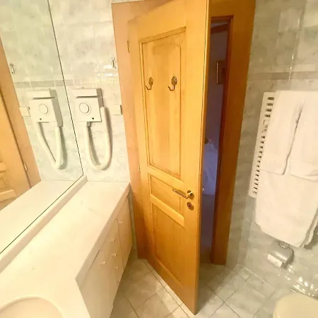 公寓 Sanctuary- Panoramic Views-ensuite-spa-gym 韦尔比耶
